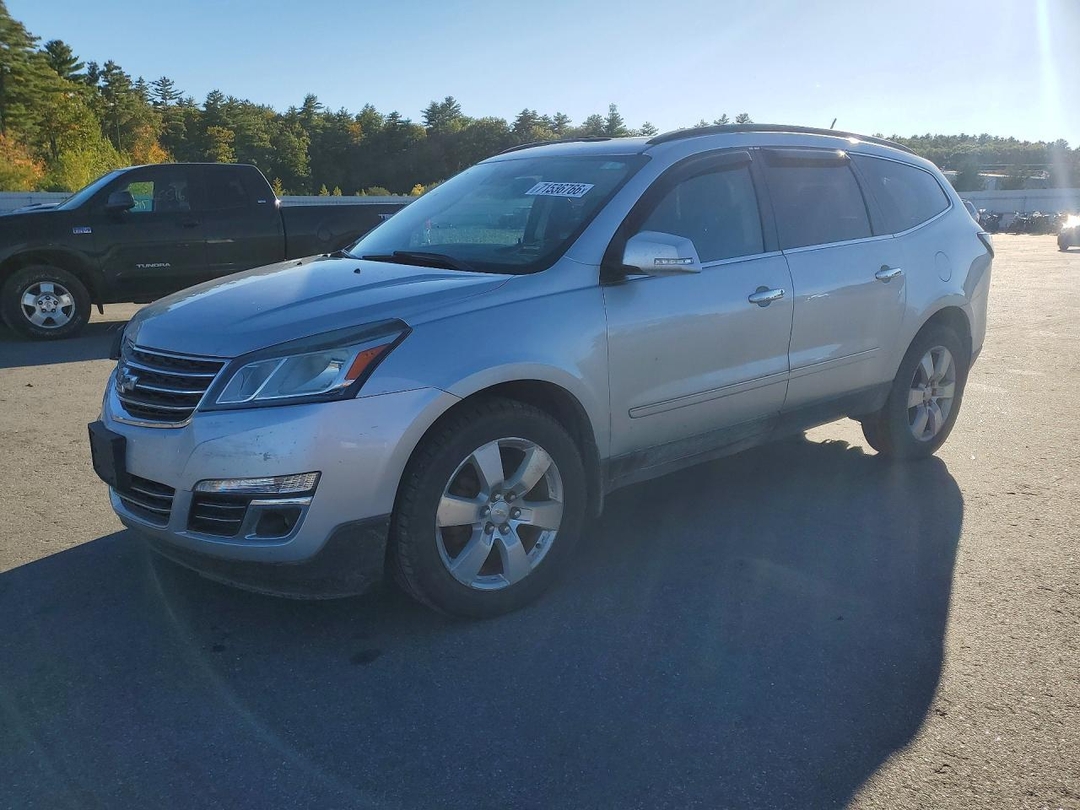 Вид 2014 CHEVROLET TRAVERSE LTZ, угол 1
