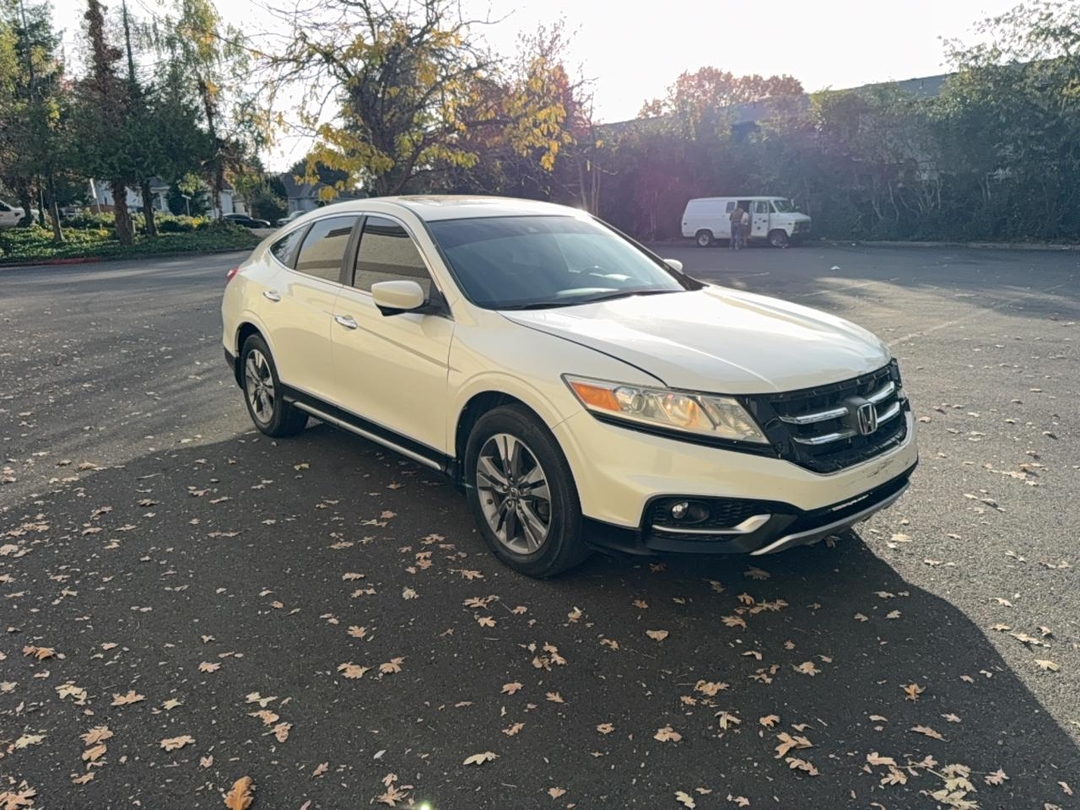 Vue de 2014 HONDA CROSSTOUR EXL, angle 1