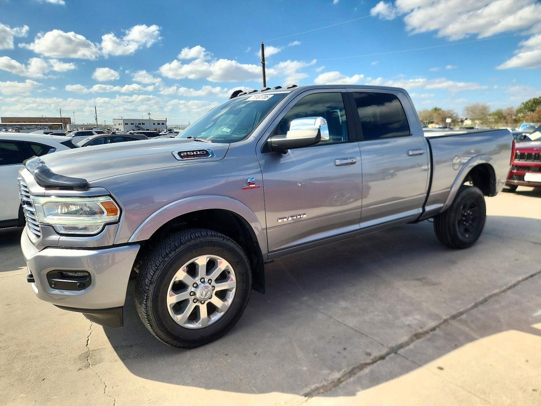 Vista de 2019 RAM 2500 LARAMIE, ángulo 1