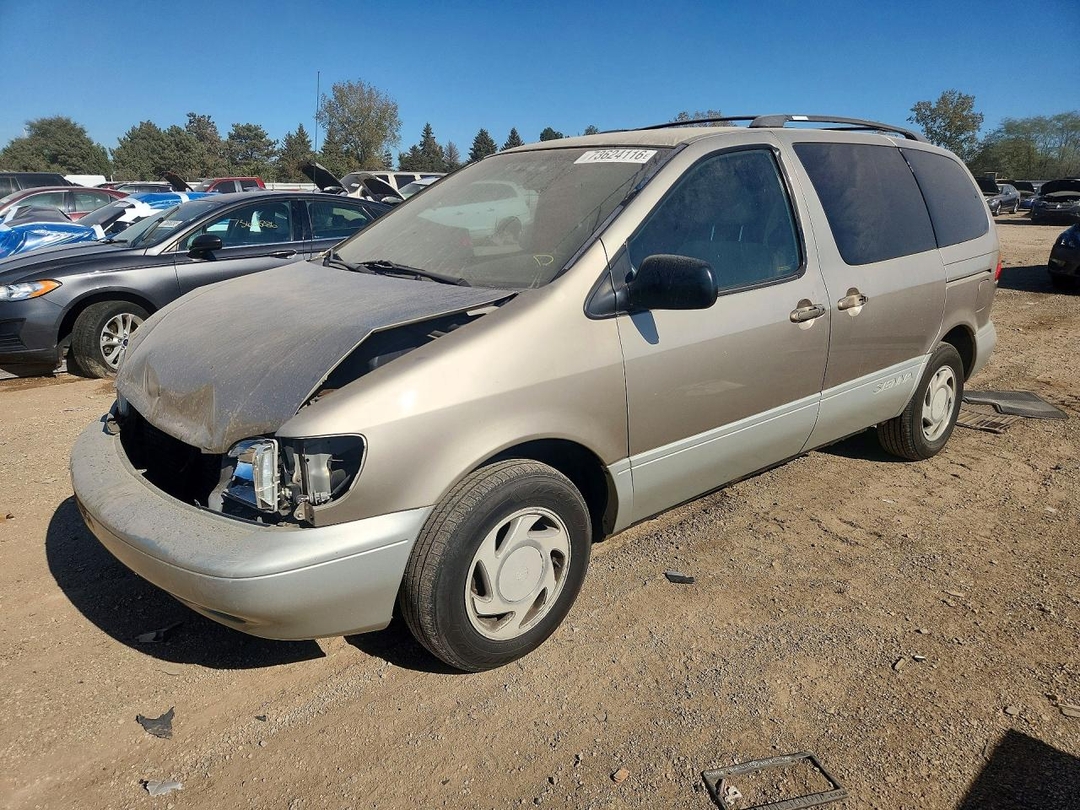 Vue de 2000 TOYOTA SIENNA XLE, angle 1