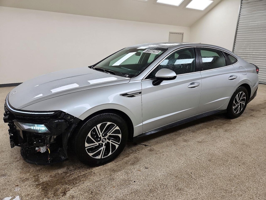 منظر 2026 HYUNDAI SONATA HYBRID BLUE، زاوية 1