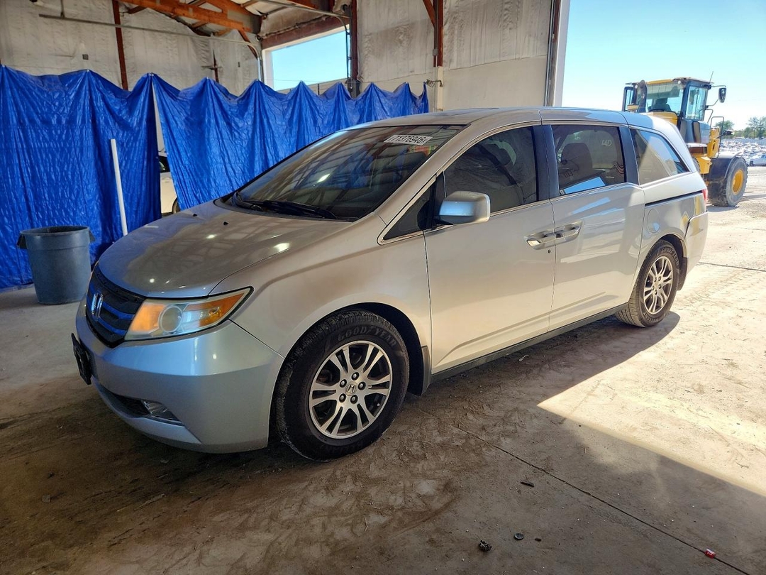 Vue de 2013 HONDA ODYSSEY EXL, angle 1