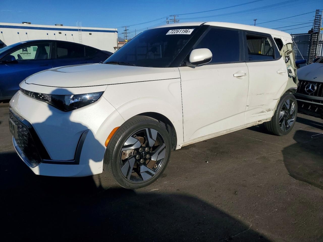 Вид 2023 KIA SOUL GT LINE, угол 1