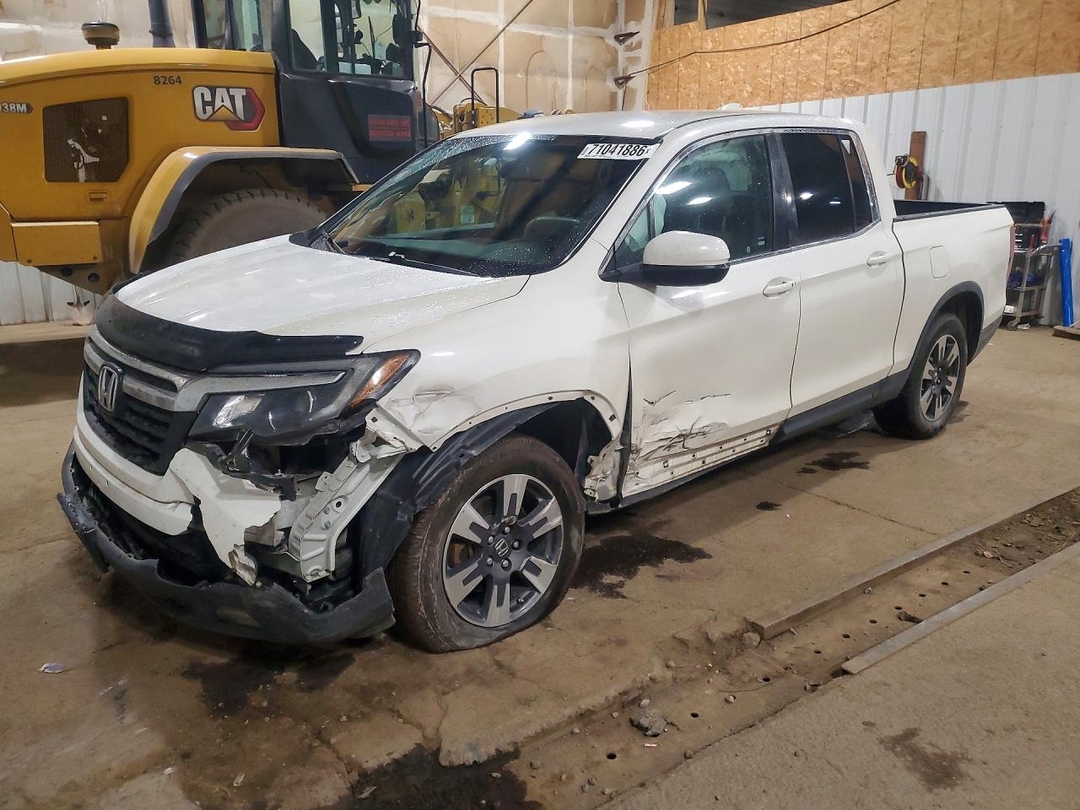 Vue de 2017 HONDA RIDGELINE RTL, angle 1