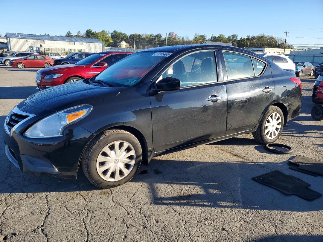 Вид 2016 NISSAN VERSA 1.6 SV, угол 1