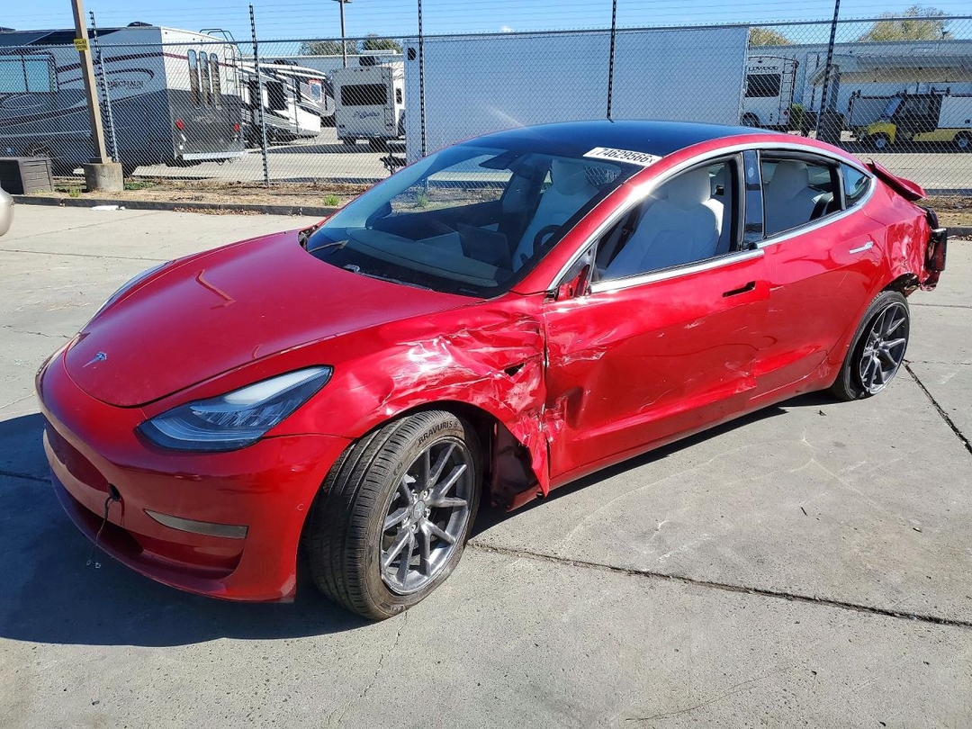 Vista de 2020 TESLA MODEL 3, ángulo 1