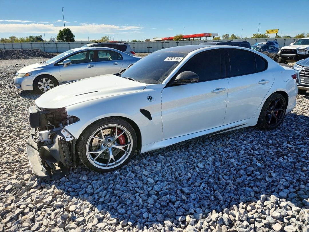 منظر 2019 ALFA ROMEO GIULIA QUADRIFOGLIO، زاوية 1