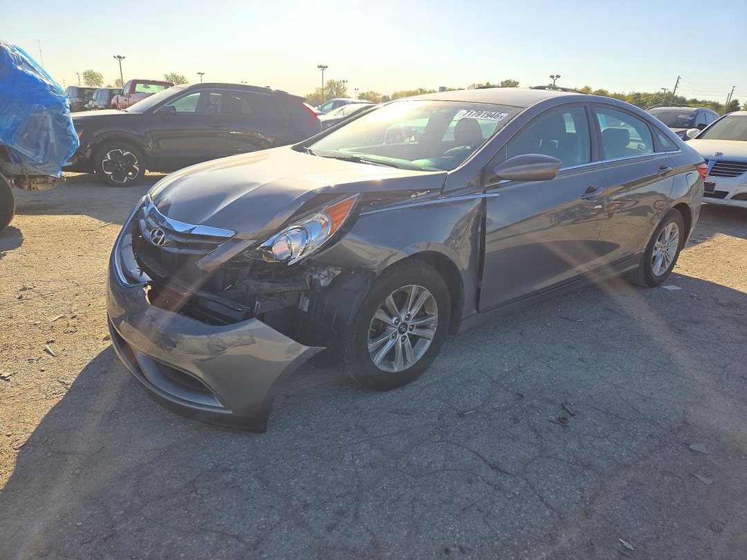 Vue de 2011 HYUNDAI SONATA GLS, angle 1