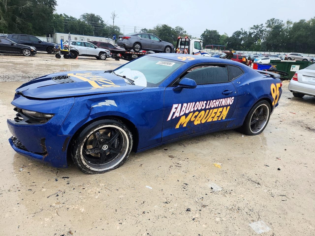 Vue de 2021 CHEVROLET CAMARO LZ, angle 1