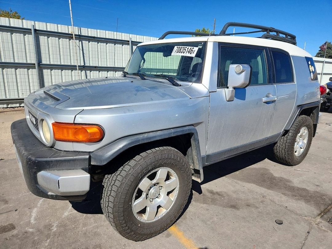 Vista de 2007 TOYOTA FJ CRUISER, ángulo 1