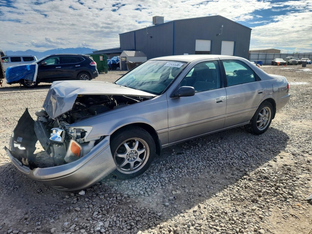 منظر 2000 TOYOTA CAMRY LE، زاوية 1