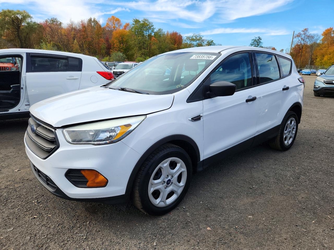 Vista de 2017 FORD ESCAPE S, ángulo 1