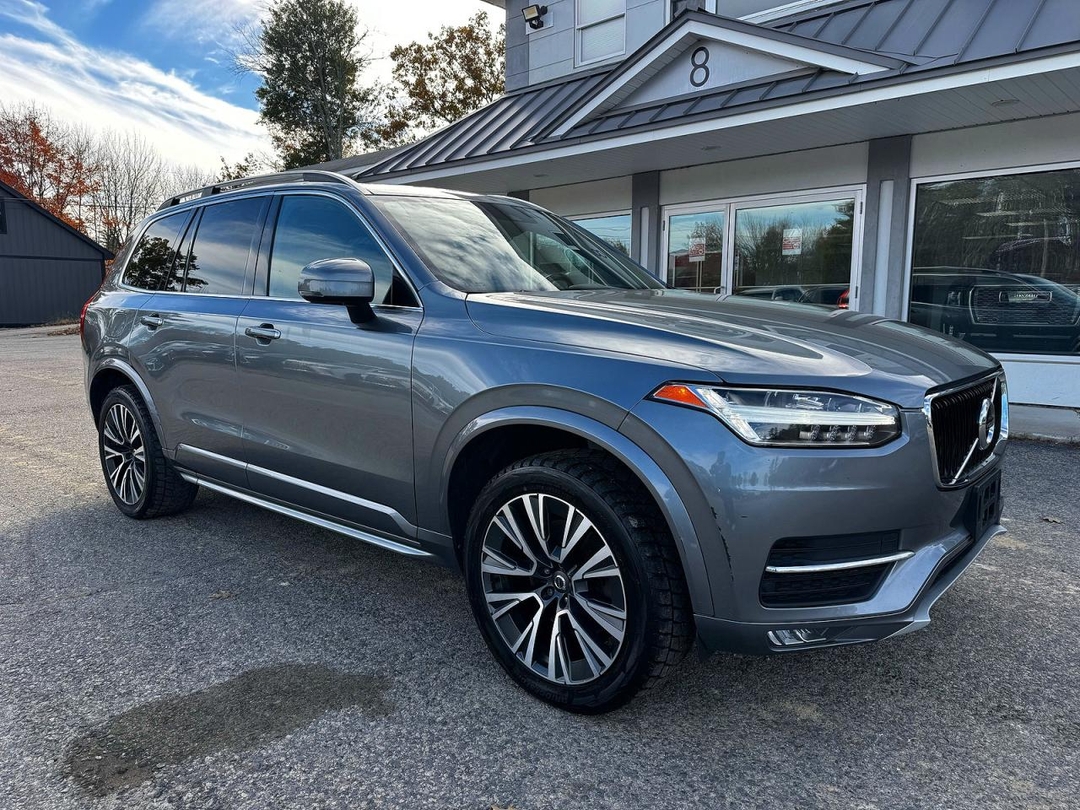 منظر 2019 VOLVO XC90 T6 MOMENTUM، زاوية 1