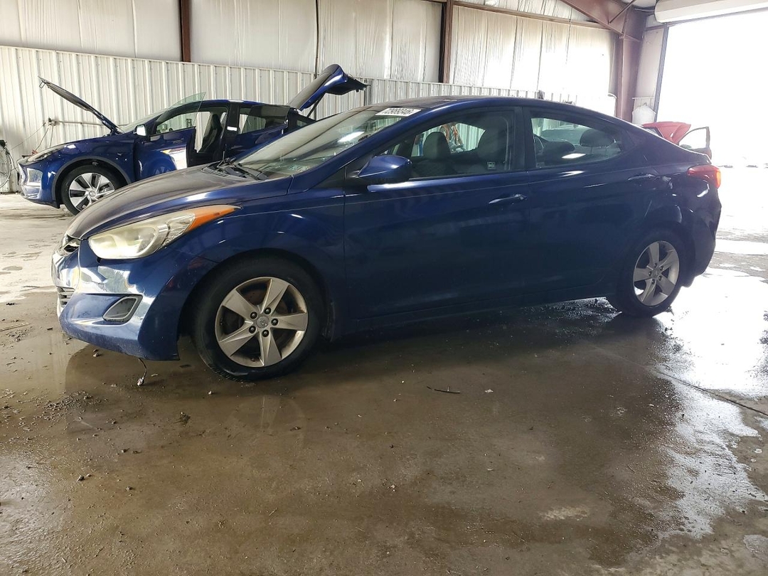 Vista de 2013 HYUNDAI ELANTRA GLS, ángulo 1