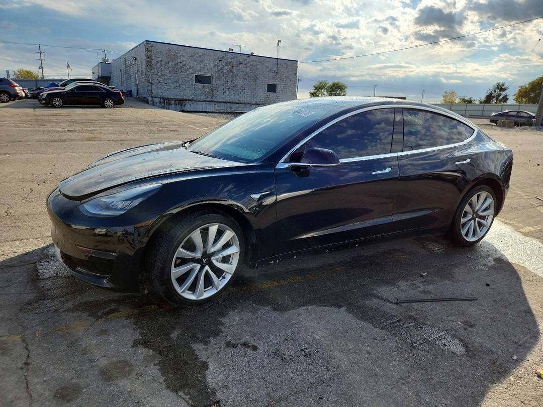 Vue de 2020 TESLA MODEL 3, angle 1