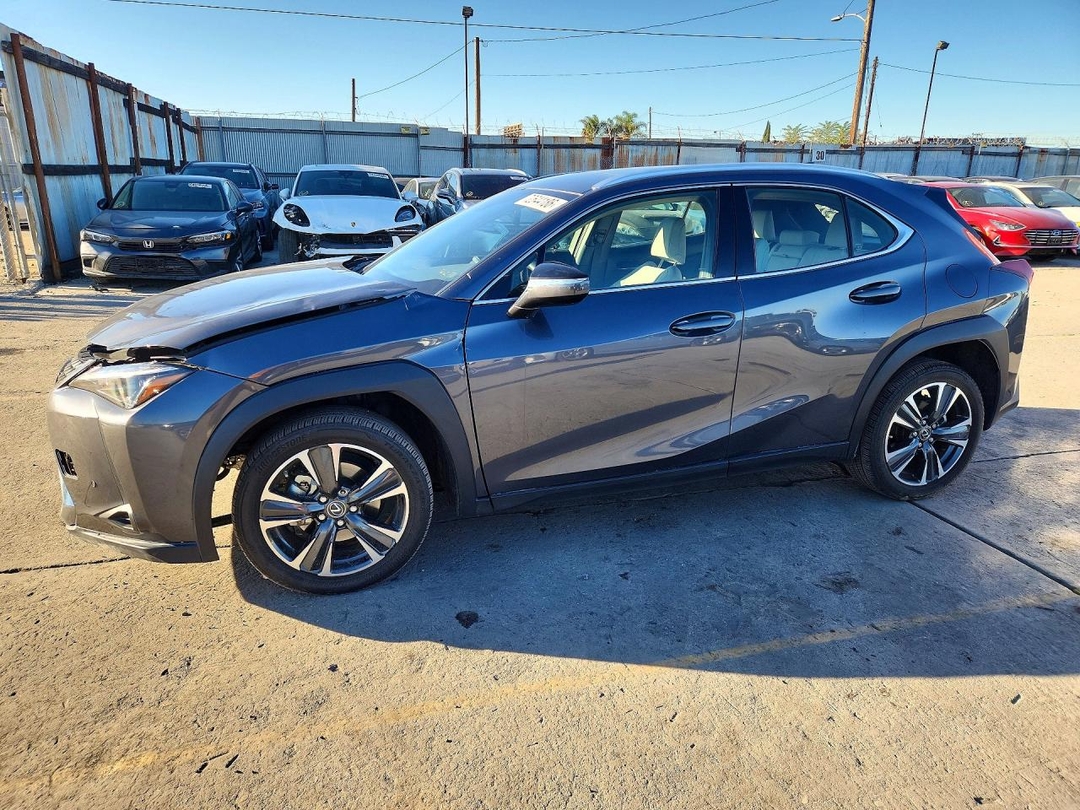 Vue de 2023 LEXUS UX 250H BASE, angle 1