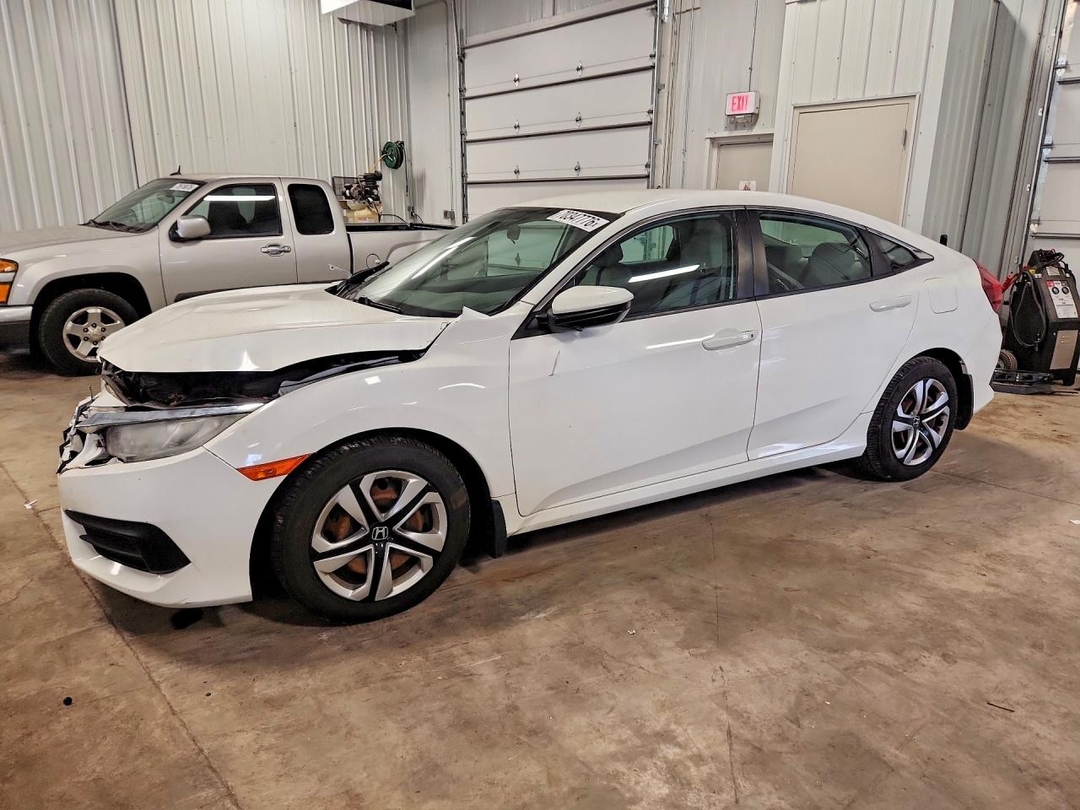 Vue de 2016 HONDA CIVIC LX, angle 1