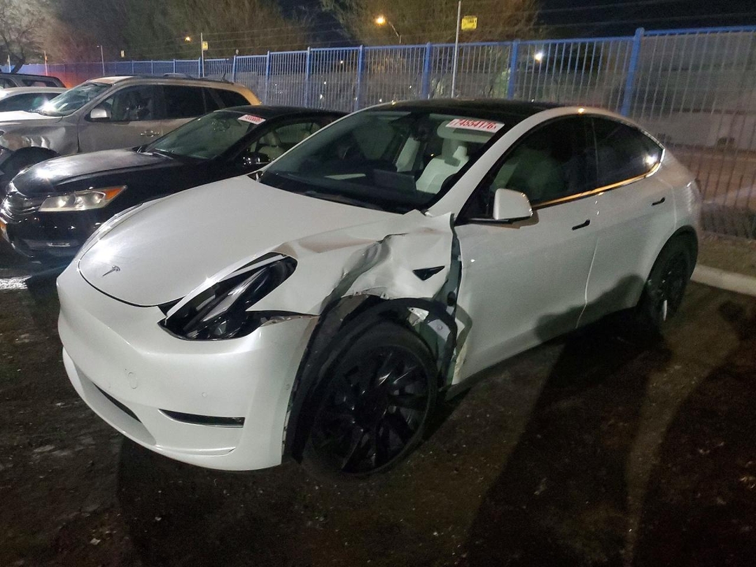 منظر 2022 TESLA MODEL Y، زاوية 1