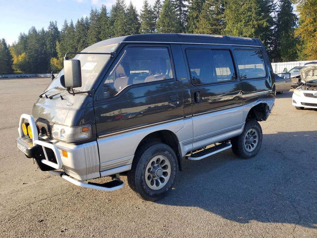Vista de 1993 MITSUBISHI DELICA, ángulo 1