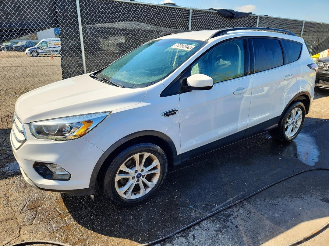 منظر 2017 FORD ESCAPE SE، زاوية 1