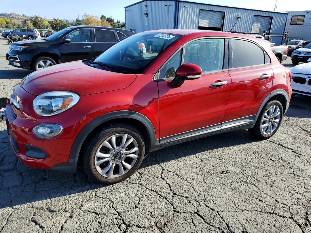 منظر 2016 FIAT 500X EASY، زاوية 1