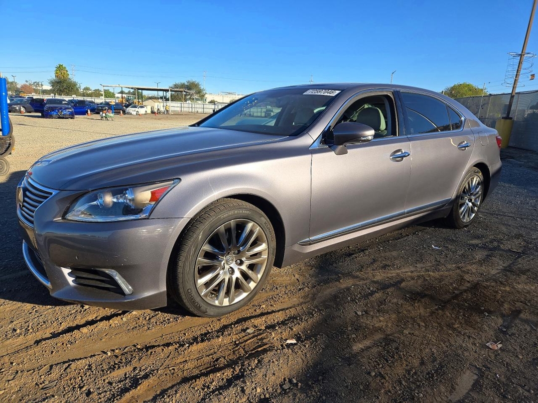 Вид 2015 LEXUS LS 460L, угол 1