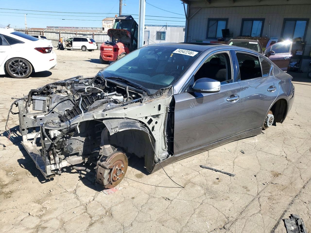 منظر 2019 INFINITI Q50 3.0T LUXE، زاوية 1