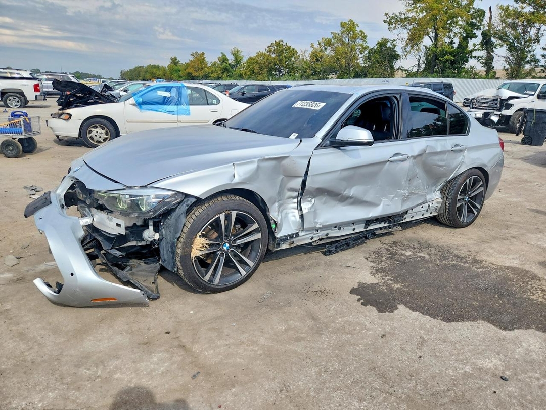 منظر 2018 BMW 330 XI، زاوية 1