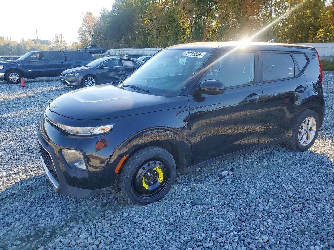 منظر 2021 KIA SOUL S، زاوية 1