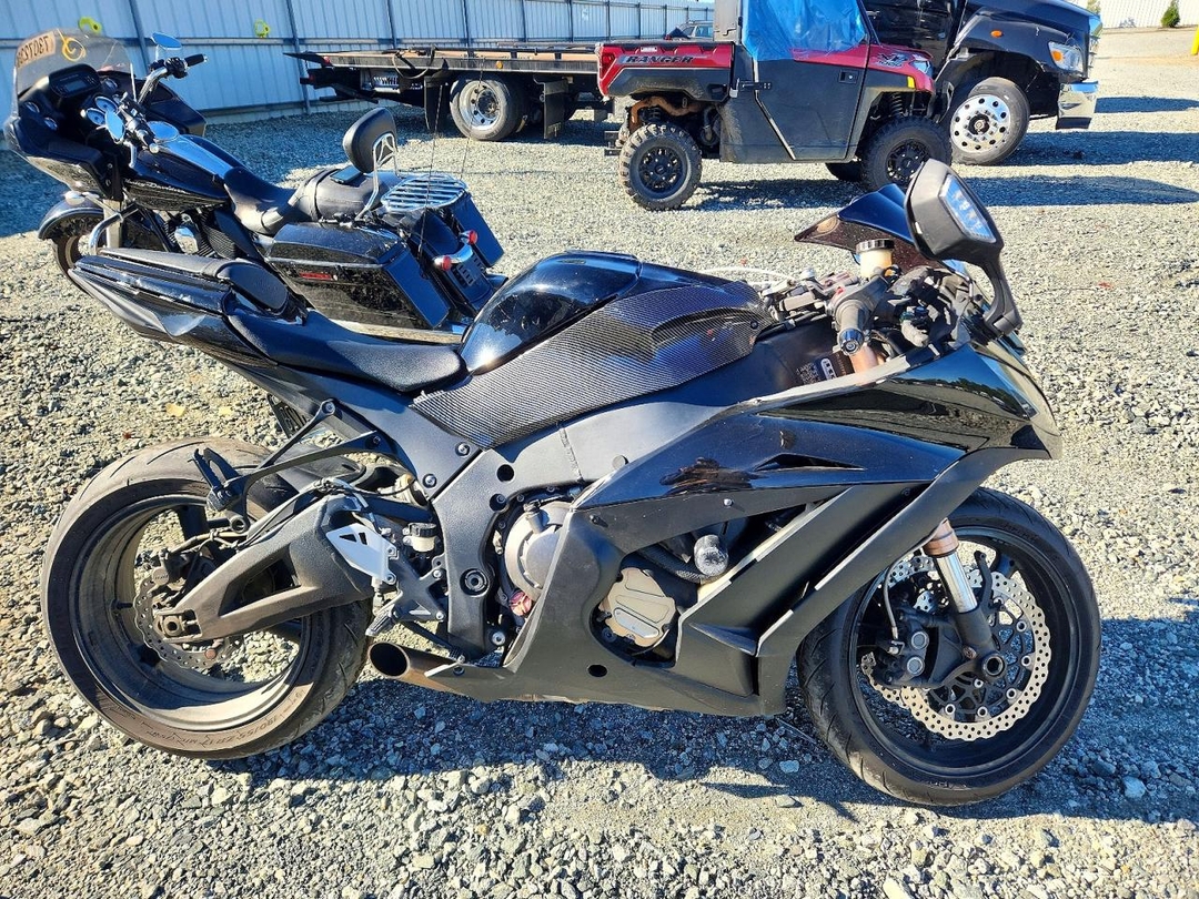 Vista de 2011 KAWASAKI ZX1000 J, ángulo 1