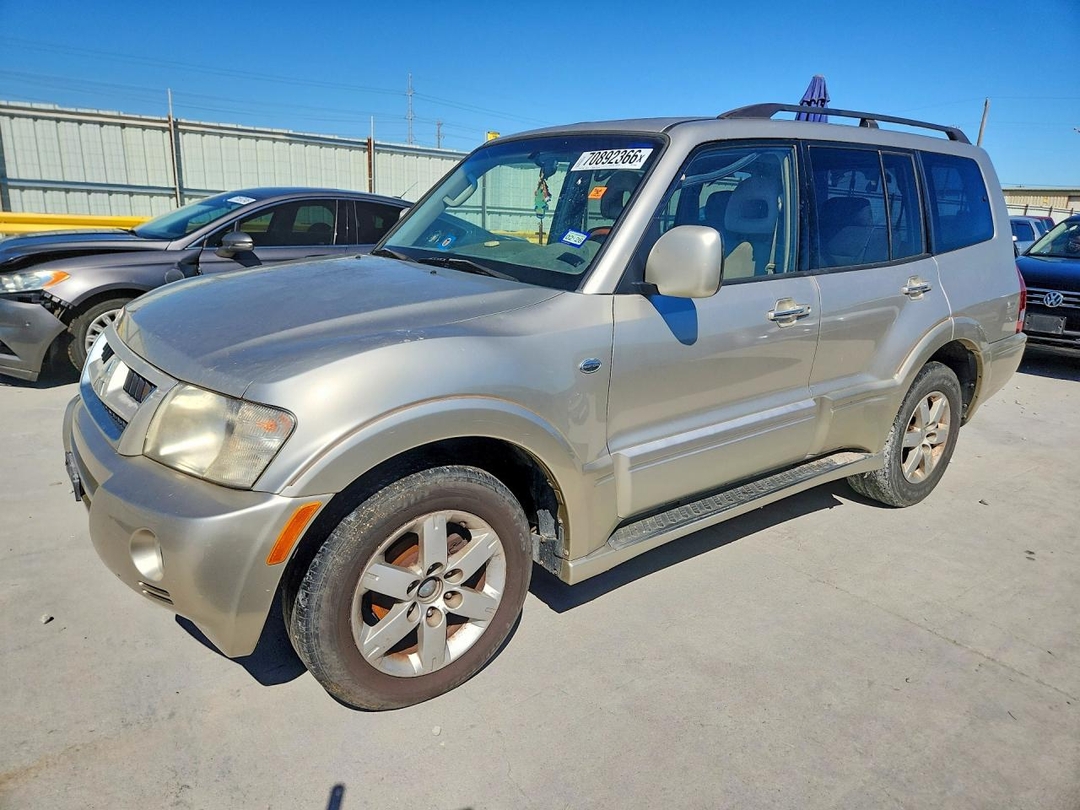 Vista de 2006 MITSUBISHI MONTERO LIMITED, ángulo 1