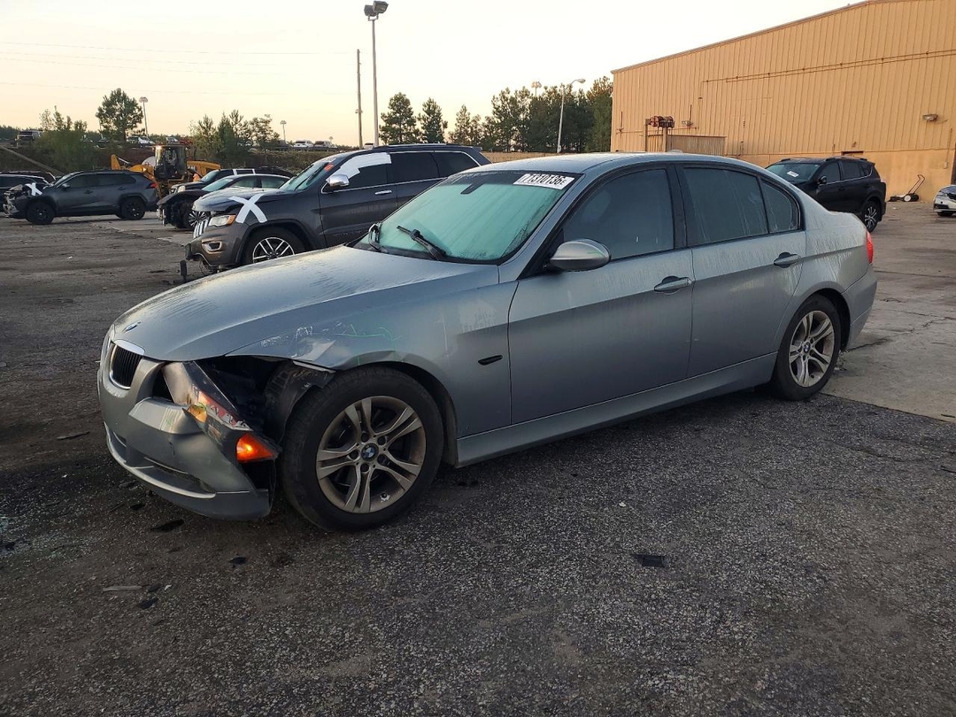 Vue de 2008 BMW 328 I, angle 1