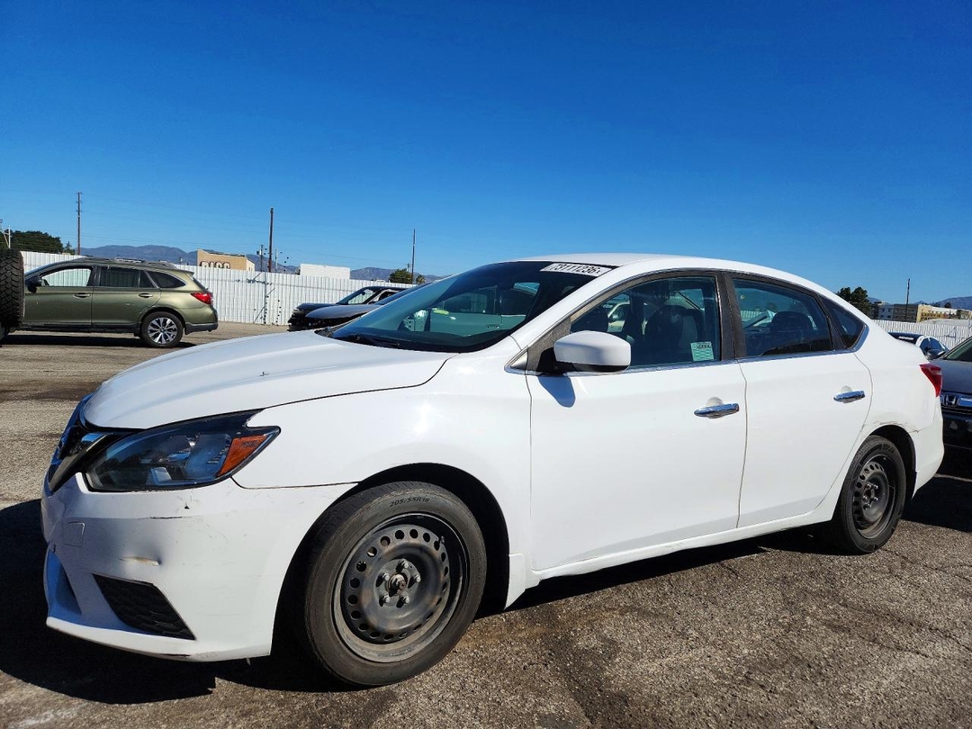 Vista de 2019 NISSAN SENTRA S, ángulo 1