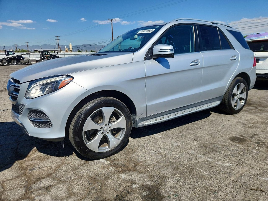 Вид 2016 MERCEDES-BENZ GLE 350, угол 1