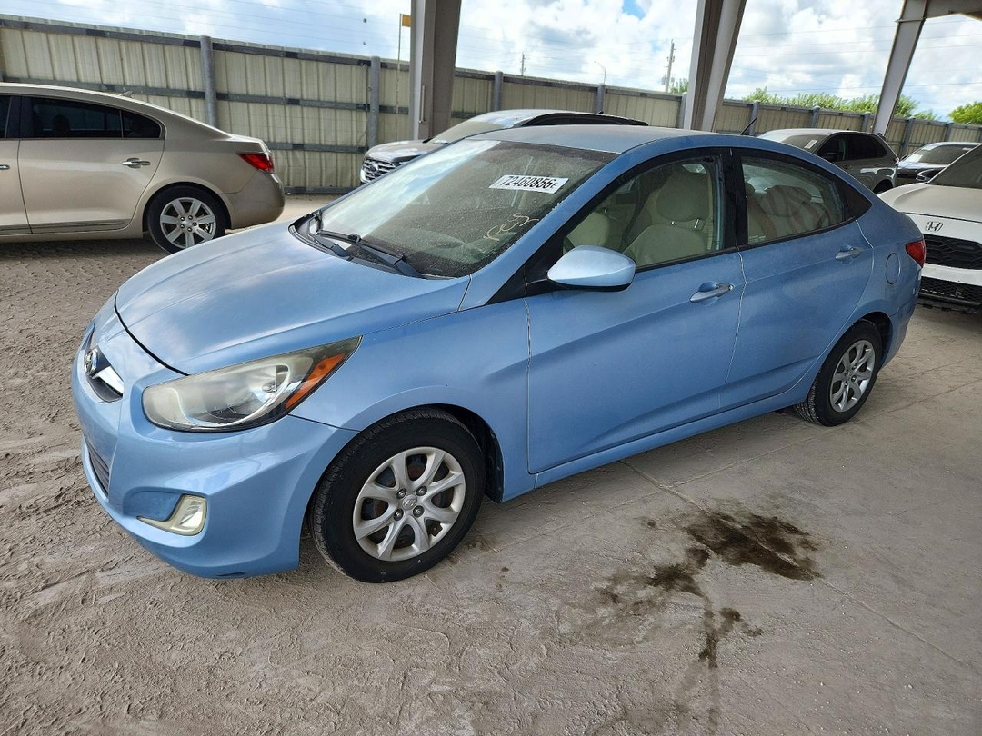 Vue de 2014 HYUNDAI ACCENT GLS, angle 1
