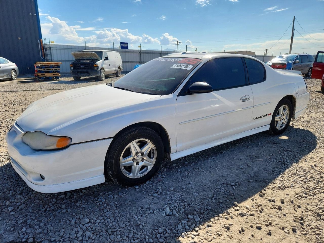 Vue de 2001 CHEVROLET MONTE CARLO SS, angle 1