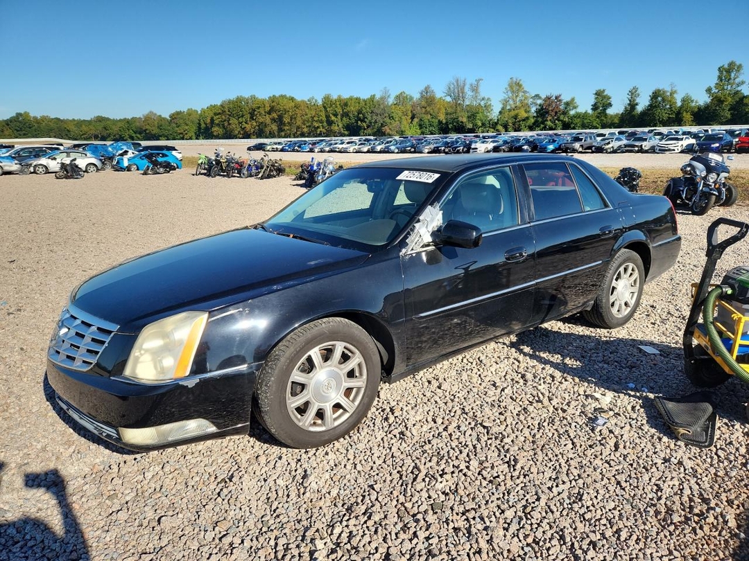 Vue de 2011 CADILLAC DTS, angle 1