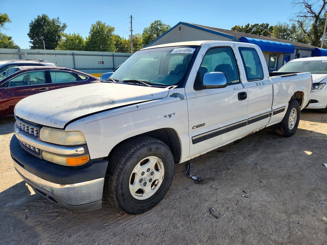 منظر 2002 CHEVROLET SILVERADO C1500، زاوية 1