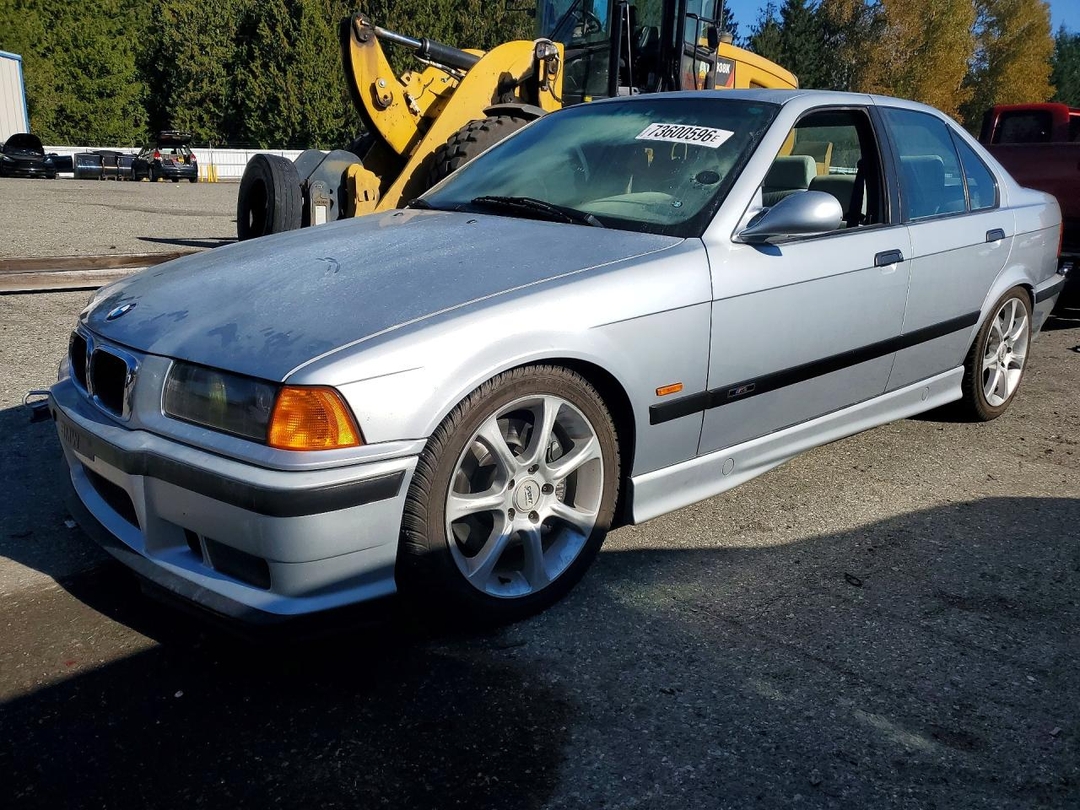 Vista de 1997 BMW M3, ángulo 1