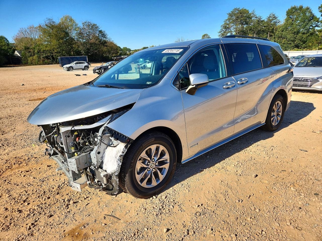 منظر 2021 TOYOTA SIENNA LE، زاوية 1