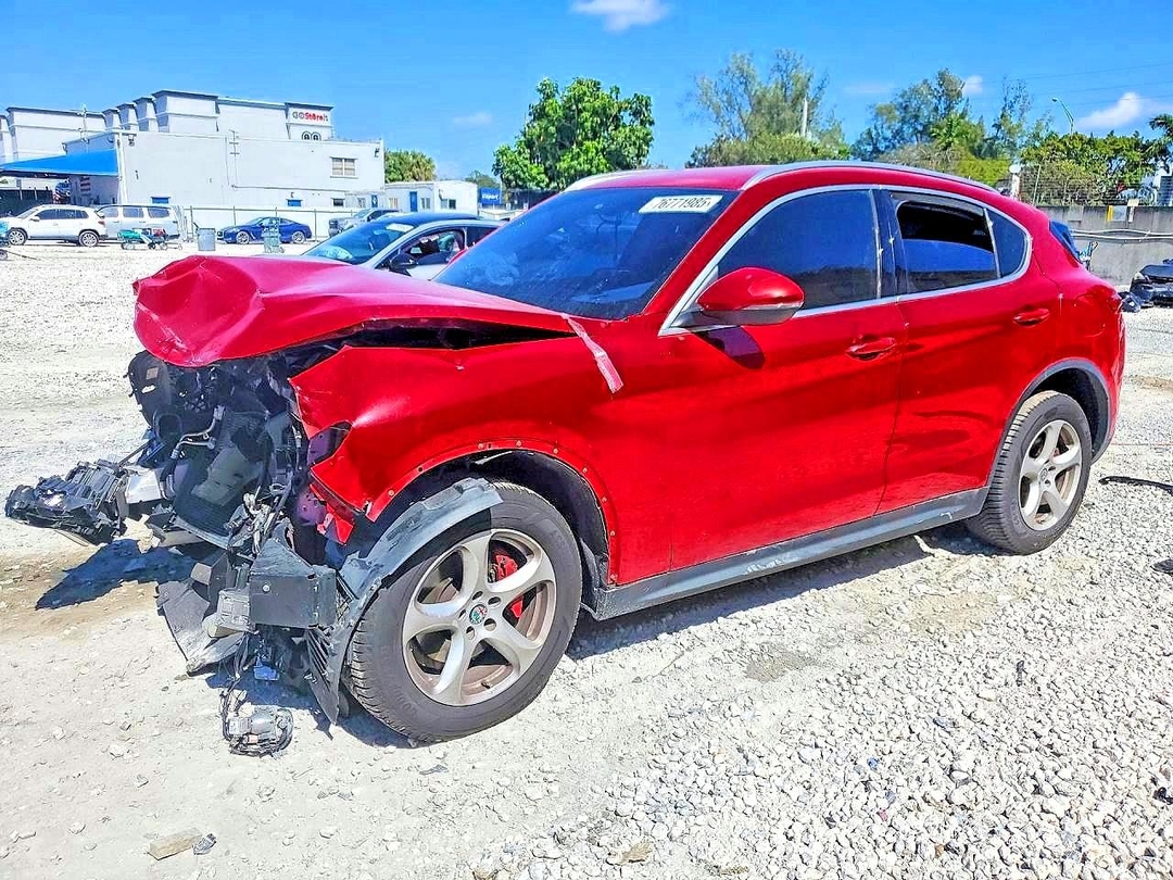 Vista de 2018 ALFA ROMEO STELVIO, ángulo 1