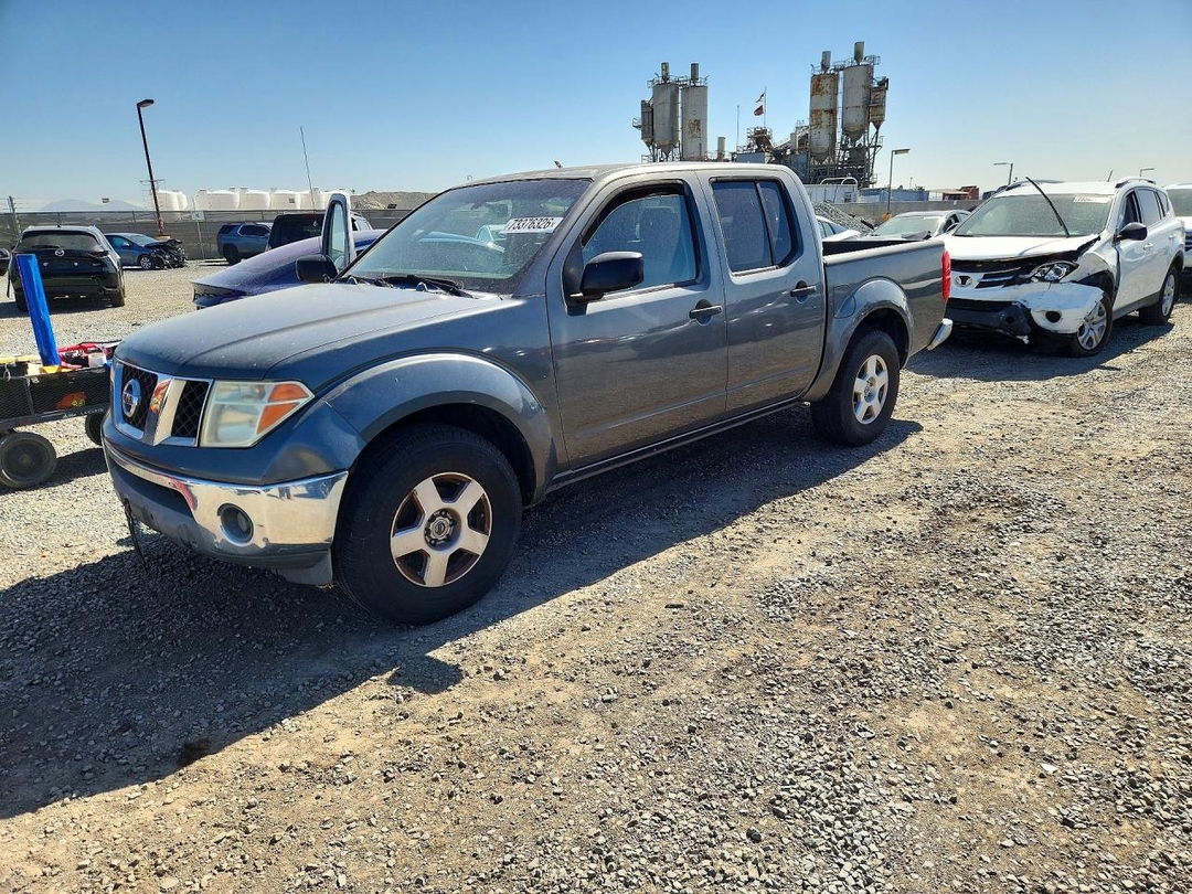 Вид 2005 NISSAN FRONTIER SE, угол 1