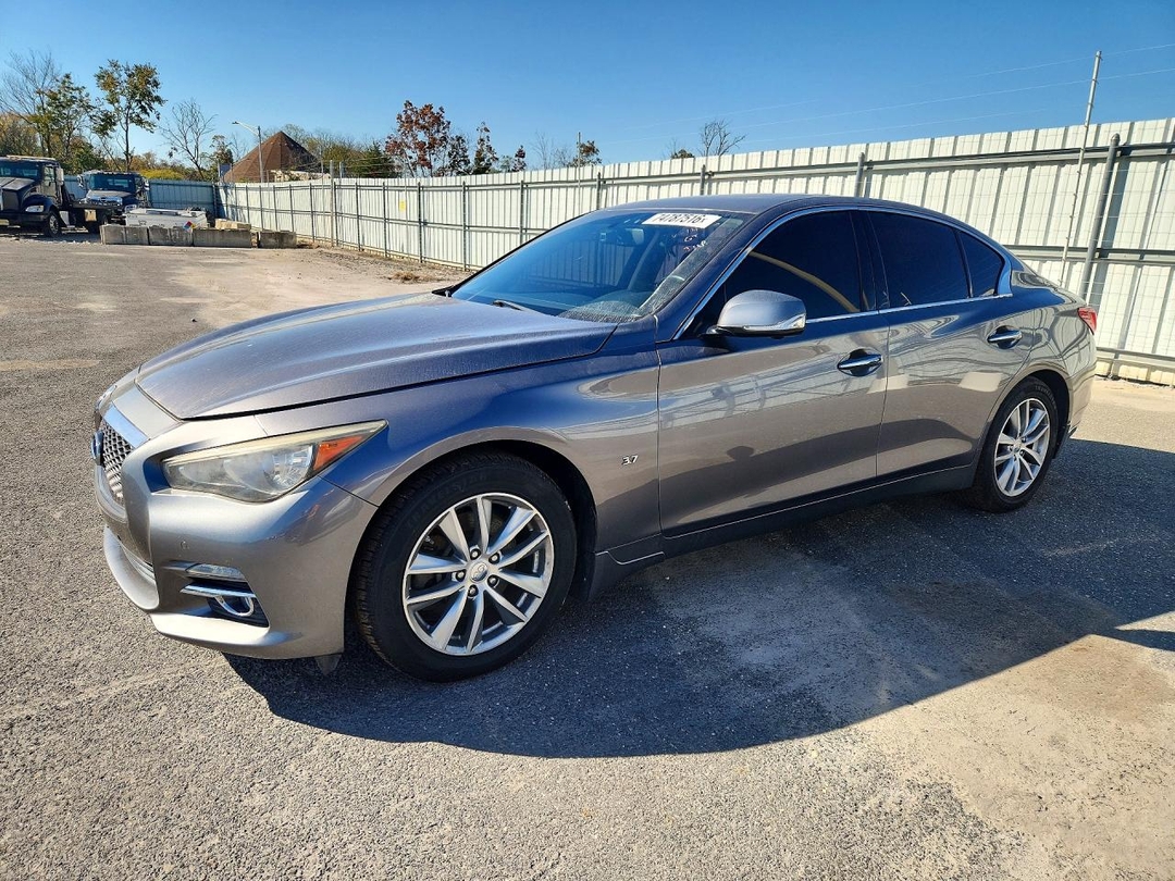 منظر 2014 INFINITI Q50 BASE، زاوية 1