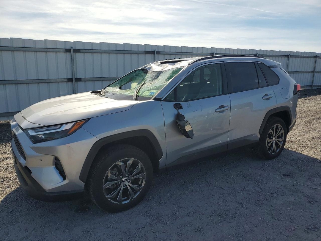 Вид 2025 TOYOTA RAV4 XLE PREMIUM, угол 1
