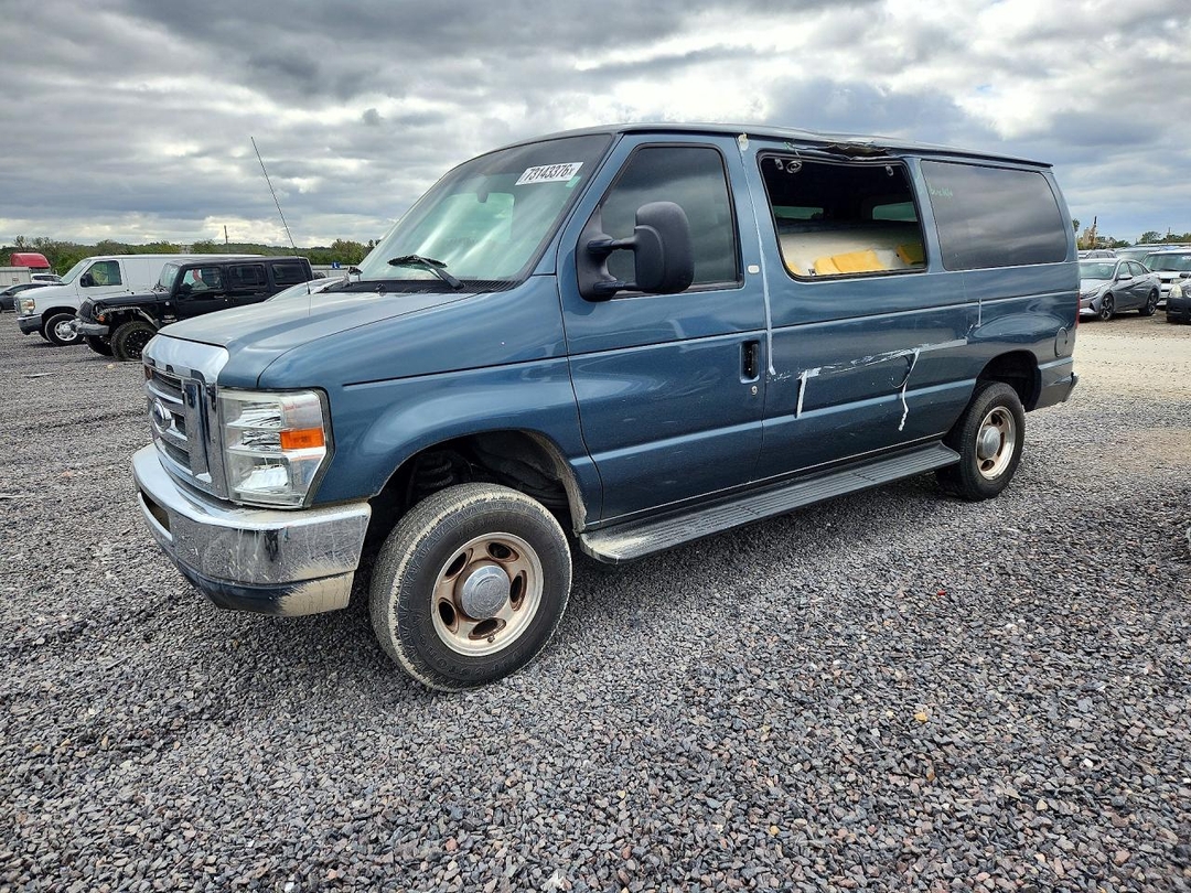 Вид 2011 FORD ECONOLINE E150 WAGON, угол 1
