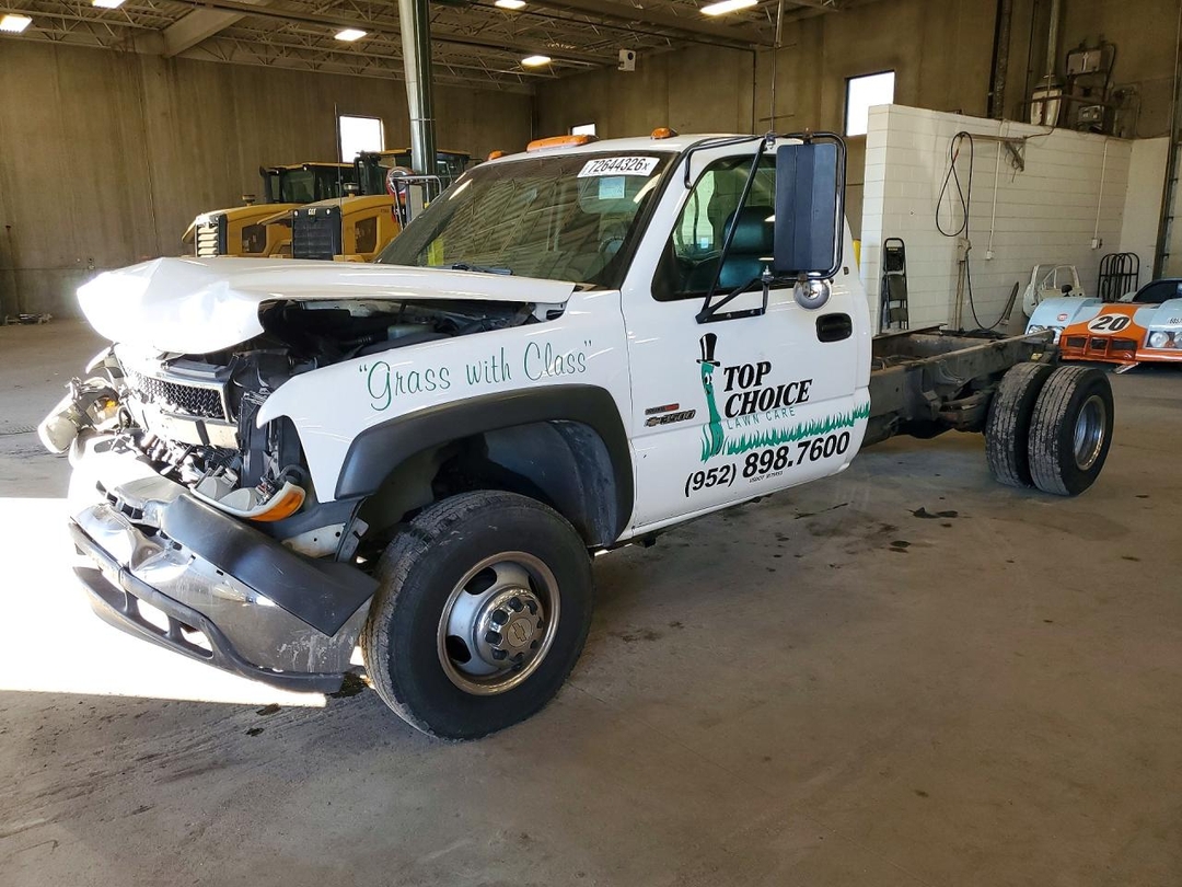 منظر 2002 CHEVROLET SILVERADO C3500، زاوية 1