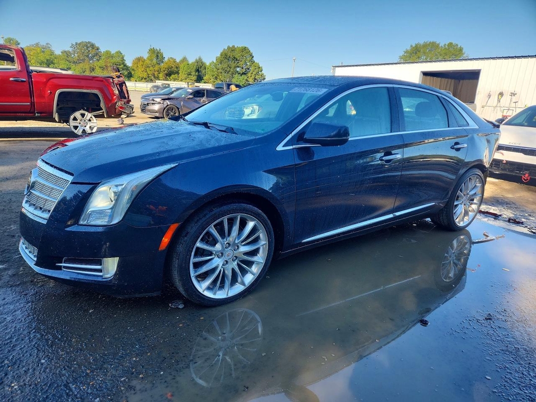 منظر 2013 CADILLAC XTS PLATINUM، زاوية 1
