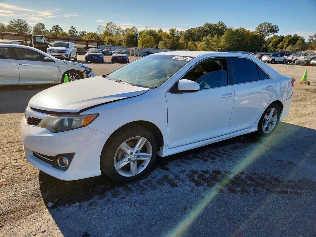 Vista de 2012 TOYOTA CAMRY SE, ángulo 1