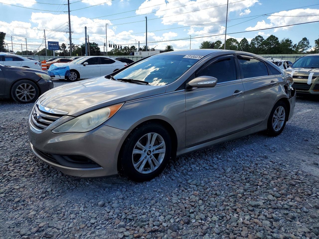 Vue de 2014 HYUNDAI SONATA GLS, angle 1