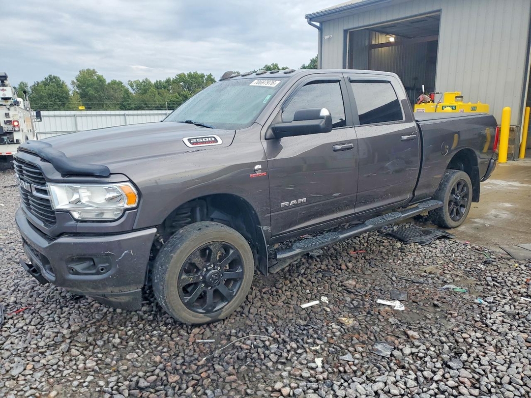 Vue de 2021 RAM 2500 BIG HORN, angle 1